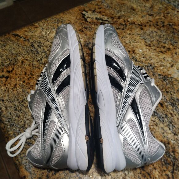 Reebok Pheehan Running Shoe 1AP506 Men’s Size 9 4E Silver Foil With Black/White main image 9
